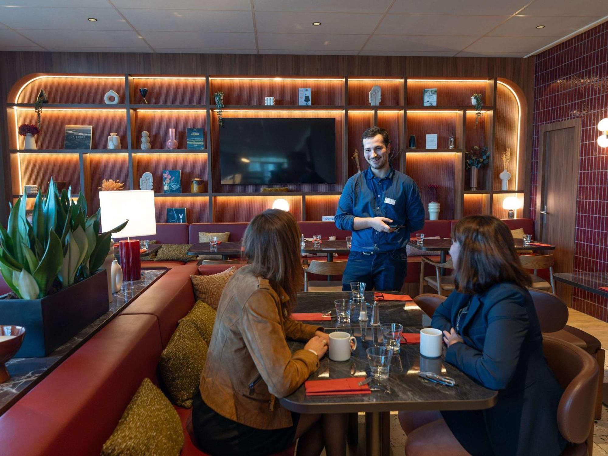 Novotel Nantes Centre Bord De Loire מראה חיצוני תמונה