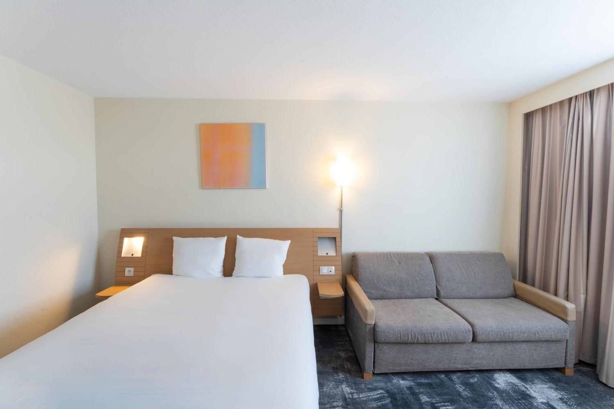 Novotel Nantes Centre Bord De Loire מראה חיצוני תמונה