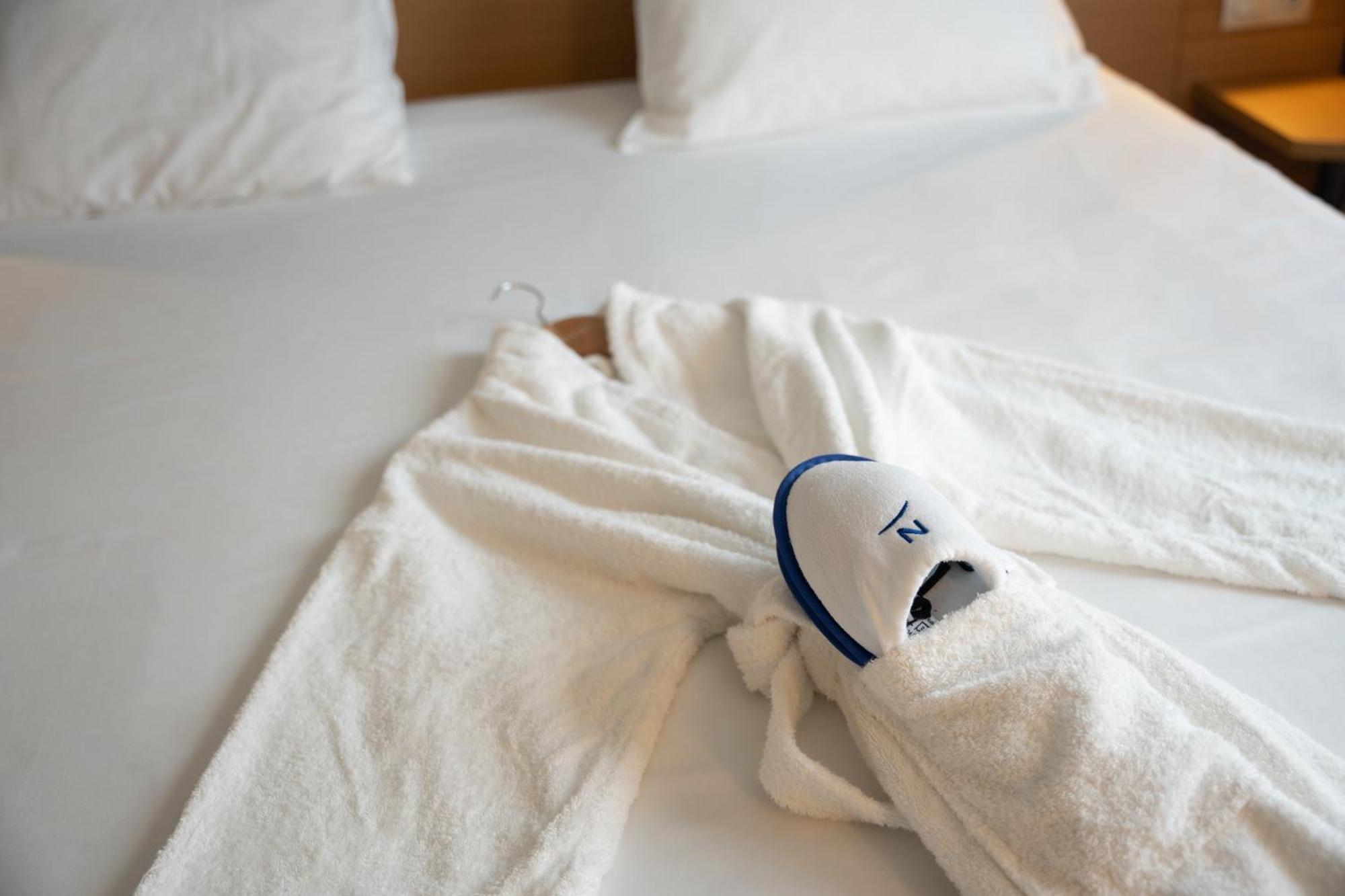 Novotel Nantes Centre Bord De Loire מראה חיצוני תמונה