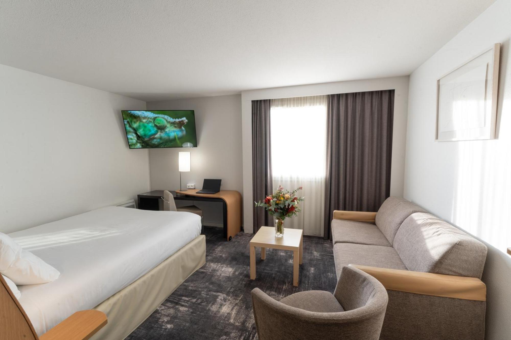 Novotel Nantes Centre Bord De Loire מראה חיצוני תמונה