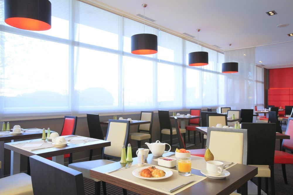 Novotel Nantes Centre Bord De Loire מראה חיצוני תמונה