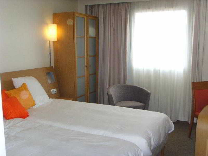 Novotel Nantes Centre Bord De Loire מראה חיצוני תמונה